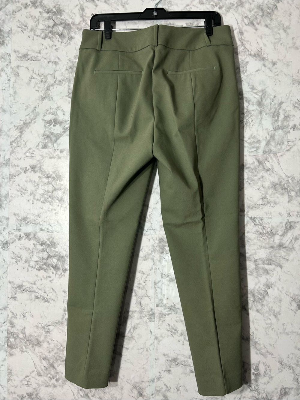 LOFT curvy Olive Green Cropped Straight-Leg Pants
7 - Picture 2 of 8